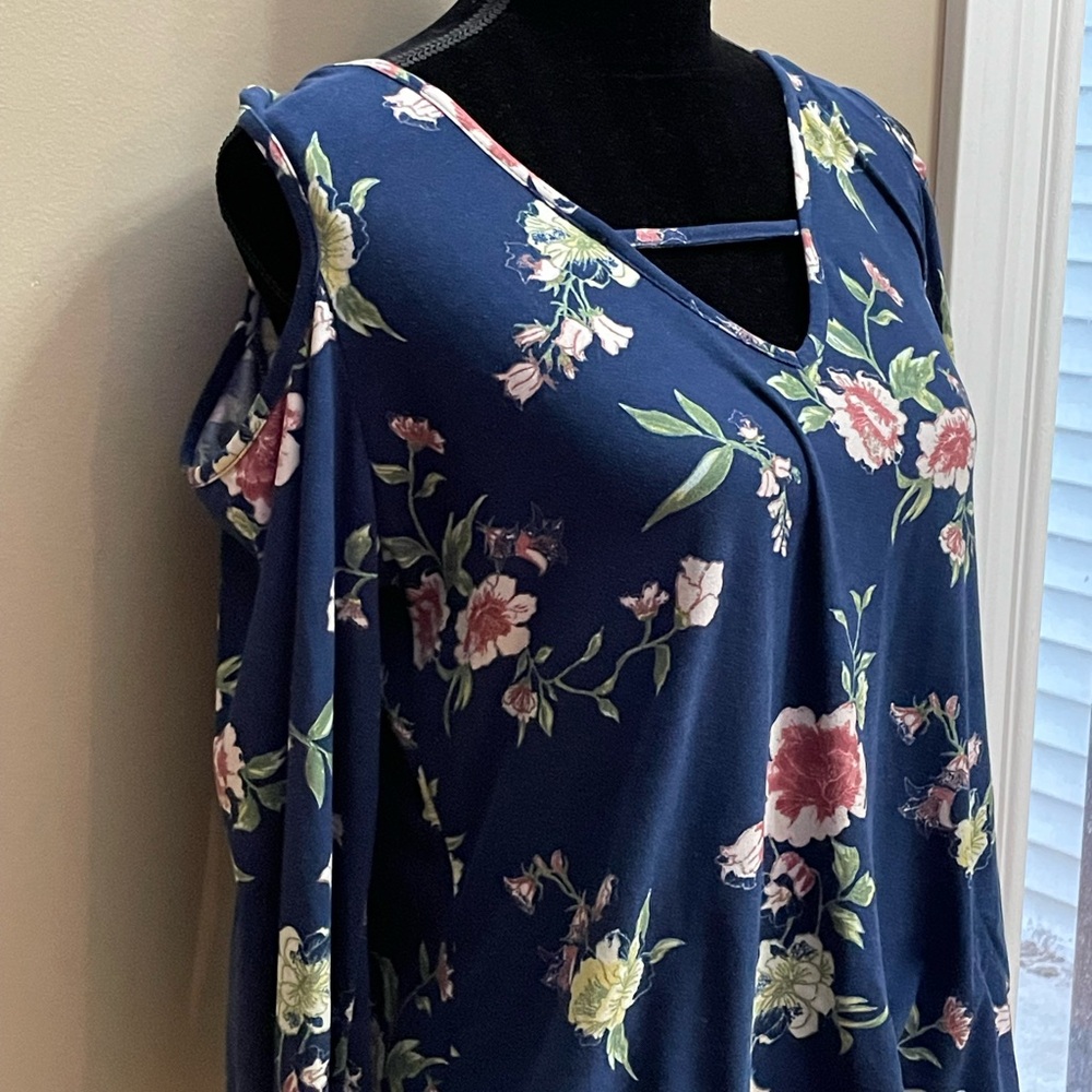 Rue21 Floral Blue Blouse